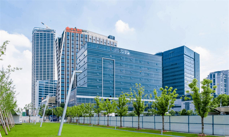 东航滨江中心.jpg